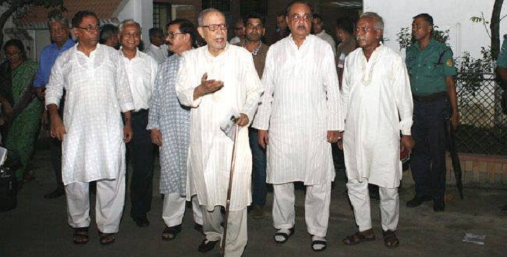 জোট গঠনের আলোচনায় যাচ্ছেন যুক্তফ্রন্ট নেতারা। এই ছবিতে নেই কাদের সিদ্দিকী