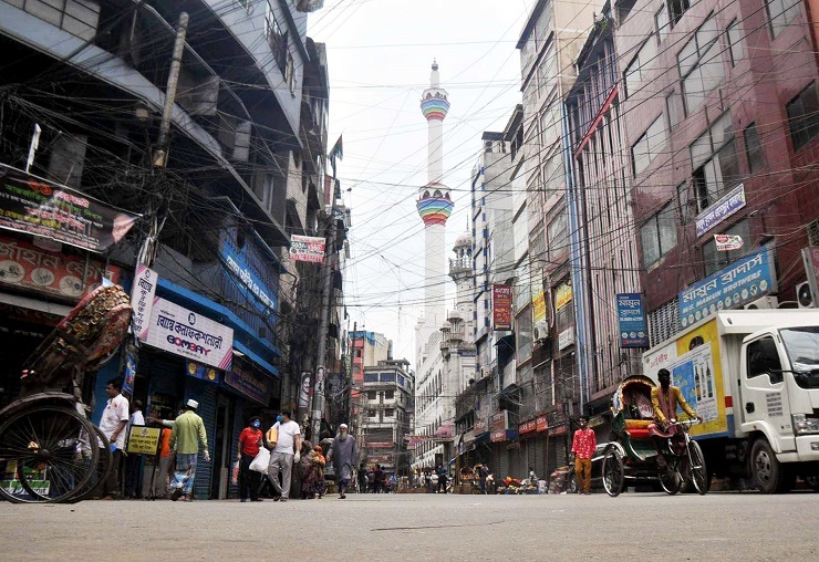 এ বছর ফাঁকা চকবাজার, নেই ইফতারের কোনো দোকান।