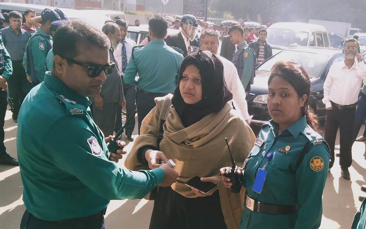 জিয়া ট্রাস্ট দুনীতি মামলায় খালেদা জিয়ার জামিন আবেদন শুনানিকে কেন্দ্র করে হাইকোর্ট এলাকায় নিরাপত্তা জোরদার করা হয়---সাইফুল ইসলাম