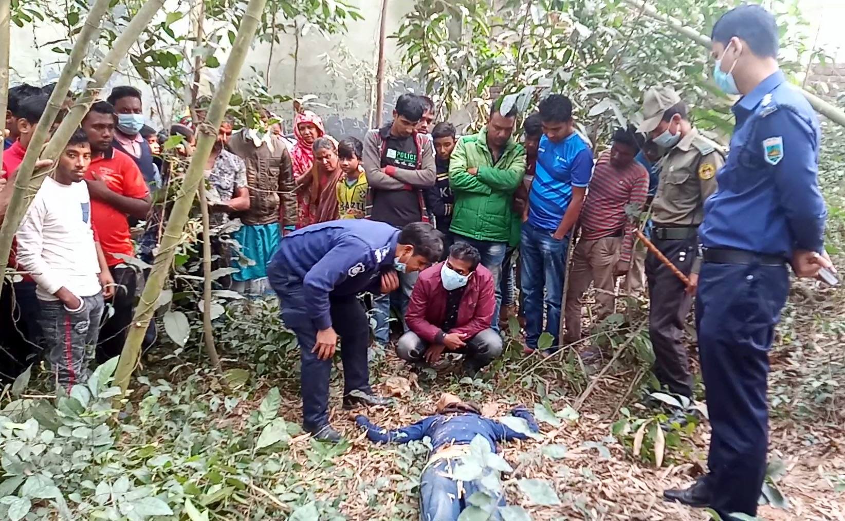 জয়পুরহাটে বাঁশঝাড়ে মিলল স্কুলছাত্রের লাশ
