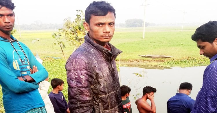 আলফাডাঙ্গায় বিকাশের ১২ লাখ টাকা ছিনতাই