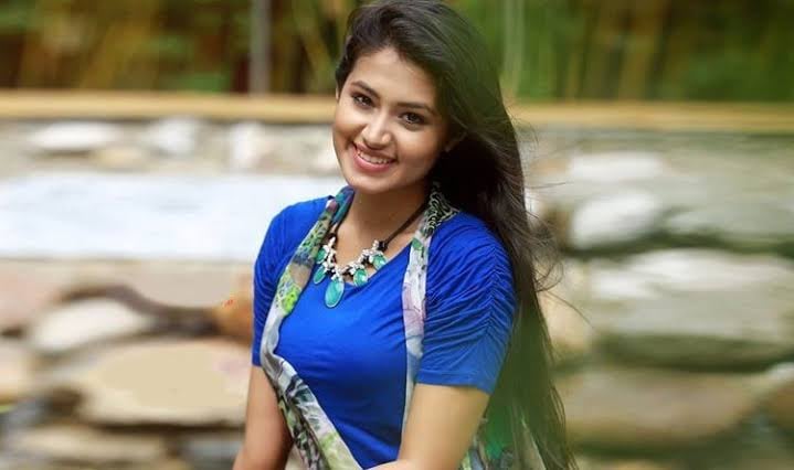 প্রথমবার সিনেমায় তাসনিয়া ফারিণ