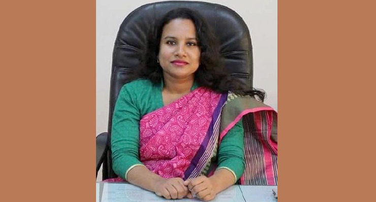 Seksi luna porno tomosha qiling