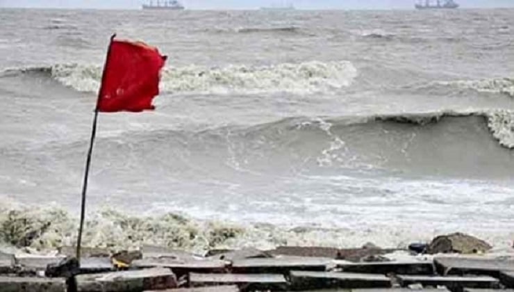 ঘূর্ণিঝড় মিধিলির তীব্রতা বাড়ছে, সমুদ্রবন্দরে ৪ নম্বর সংকেত