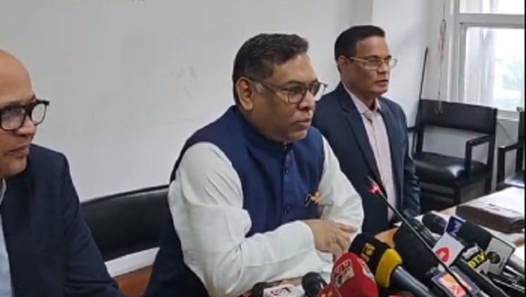 সিলেটে তেলের সন্ধান, প্রথম দিনে ৭০ ব্যারেল