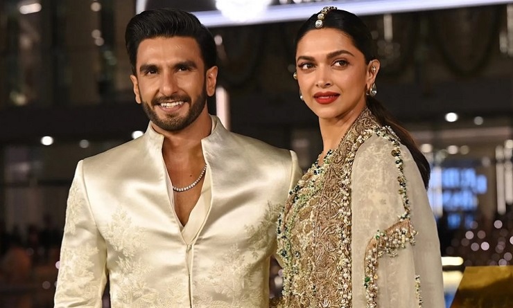 রণবীর-দীপিকার অনাগত সন্তান নিয়ে যে ভবিষ্যদ্বাণী করলেন জ্যোতিষী