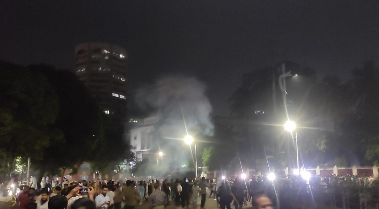 Tres heridos, entre ellos dos estudiantes, durante una protesta frente a Banga Bhavan