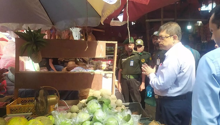 El equipo de seguimiento del mercado dejará de utilizar bolsas de polietileno y hará campaña contra los fabricantes el domingo