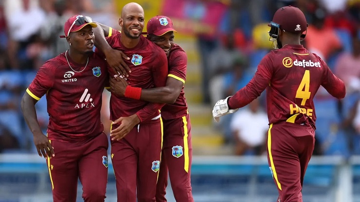 Ota qizining soatini sikadi