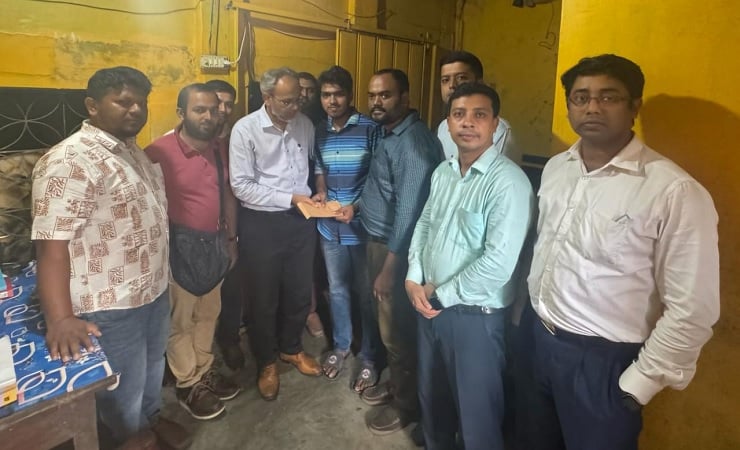 জুলাই আন্দোলনে দৃষ্টি শক্তি হারানো রায়হানের পাশে তারেক রহমান