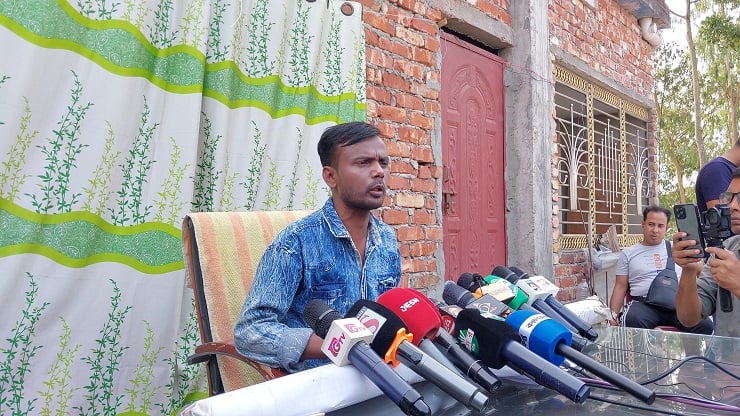 বিয়ের কাগজ দেখাতে পারলে মিথিলাকে বউ হিসেবে গ্রহণ করবো: হিরো আলম