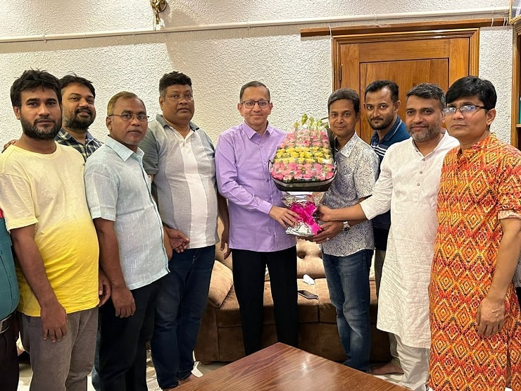 বিএনপি নেতা সাজুর সঙ্গে সাক্ষাৎ করলেন মনিপুর উচ্চ বিদ্যালয়ের প্রতিনিধি দল