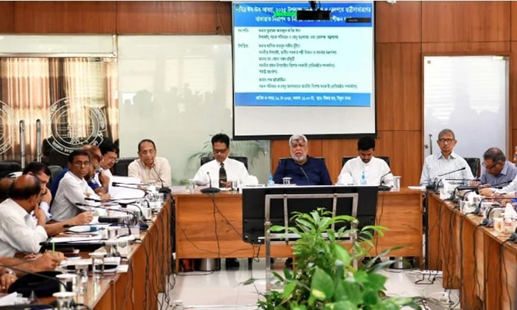 ঈদে ৬ দিন বন্ধ থাকবে ট্রাক-কাভার্ড ভ্যান: ফাওজুল কবির খান