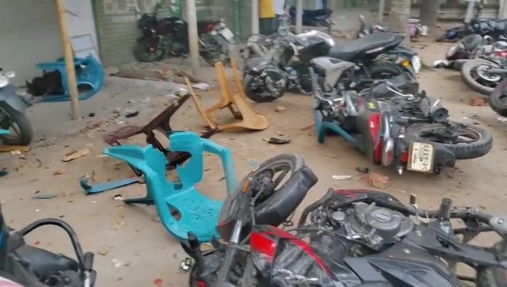 আটঘরিয়ায় বিএনপি-জামায়াত সংঘর্ষ, মোটরসাইকেল ও অফিস ভাঙচুর, আহত ৫ 