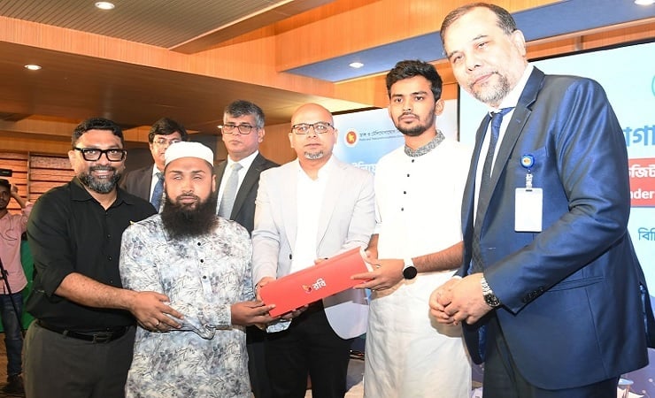তথ্যপ্রযুক্তি ও ইন্টারনেটের নিরাপদ ব্যবহার নিশ্চিত করতে হবে: আসিফ মাহমুদ 