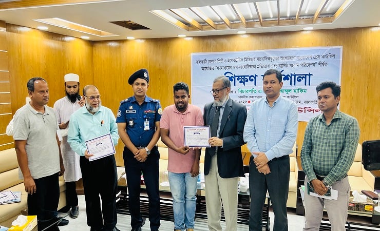 ‘অপ-সাংবাদিকতা গণমাধ্যমের বিশ্বাসযোগ্যতা নষ্ট করে’
‎