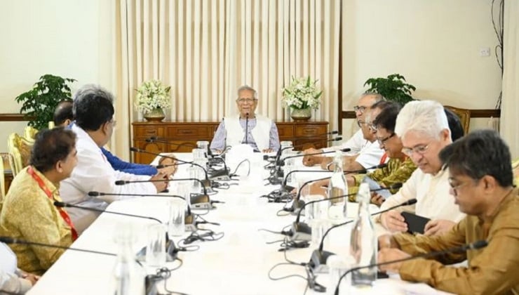 প্রথম দফায় চার দলের সঙ্গে বৈঠকে বসেছেন প্রধান উপদেষ্টা
