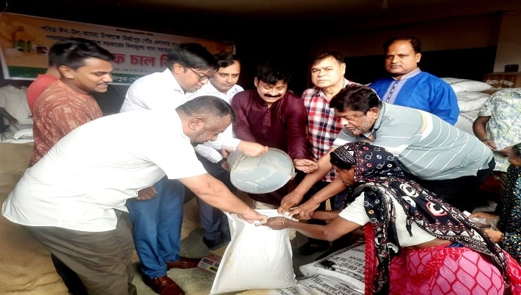 মির্জাপুরে হতদরিদ্রদের মাঝে ভিজিএফের চাল বিতরণ