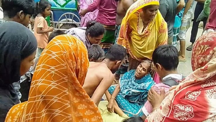 ফুটবল খেলতে গিয়ে পুকুরে ডুবে দুই শিশু শিক্ষার্থীর মৃত্যু