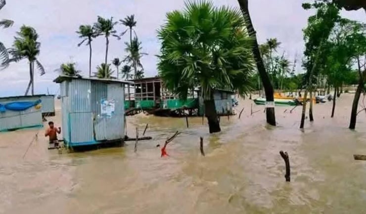 নিঝুম দ্বীপ তলিয়ে গেছে, হাতিয়ার সঙ্গে যোগাযোগ বিচ্ছিন্ন