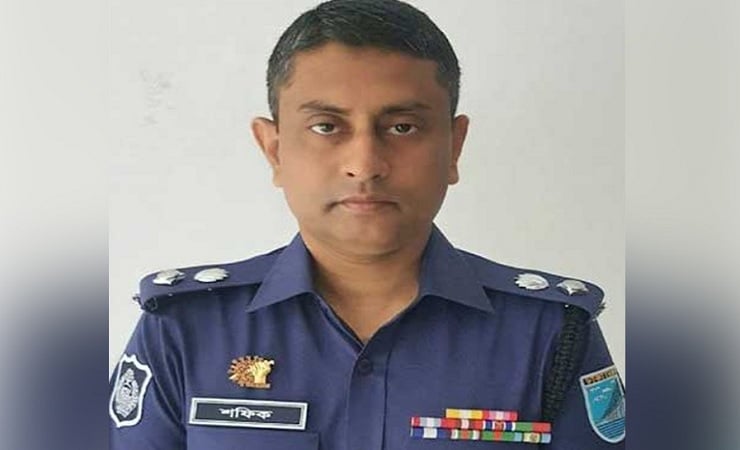 স্ত্রী-সন্তানসহ গাজীপুরের সাবেক এসপি শফিকুলের দেশত্যাগে নিষেধাজ্ঞা
