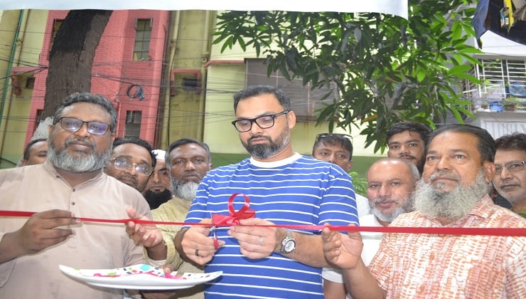 নিজ এলাকায় বিনামূল্যে কম্পিউটার প্রশিক্ষণ ও ফ্রি ফ্রাইডে ক্লিনিক উদ্বোধন করলেন আমিনুল হক 