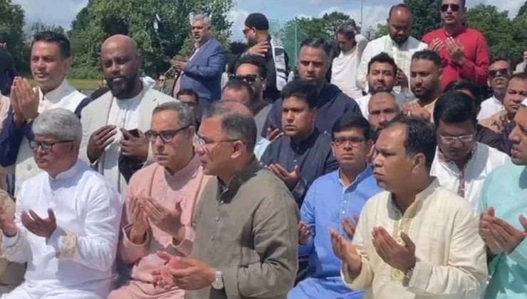 লন্ডনে নেতাকর্মীদের সঙ্গে ঈদের নামাজ আদায় করলেন তারেক রহমান