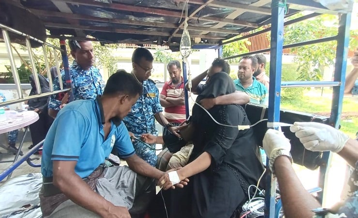 সেন্টমার্টিনে কোস্ট গার্ডের মেডিকেল ক্যাম্পেইনে ১৮৪ জনকে চিকিৎসাসেবা