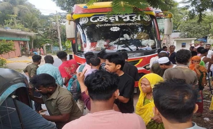 চাঁদপুরে বাসচাপায় মোরসাইকেল আরোহী নিহত