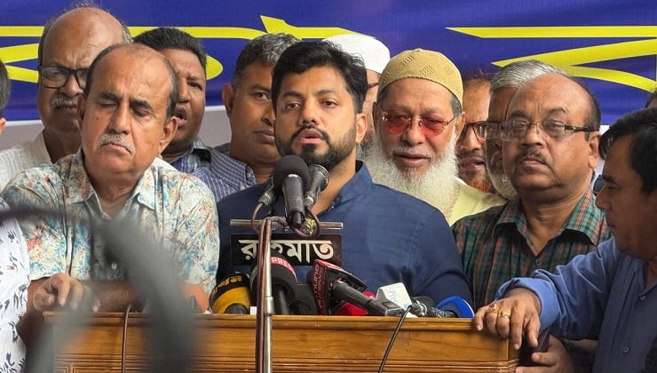 পছন্দের ব্যক্তিকে নিয়োগ দিয়ে লাভবান হওয়ার চেষ্টা করছেন উপদেষ্টা: ইশরাক