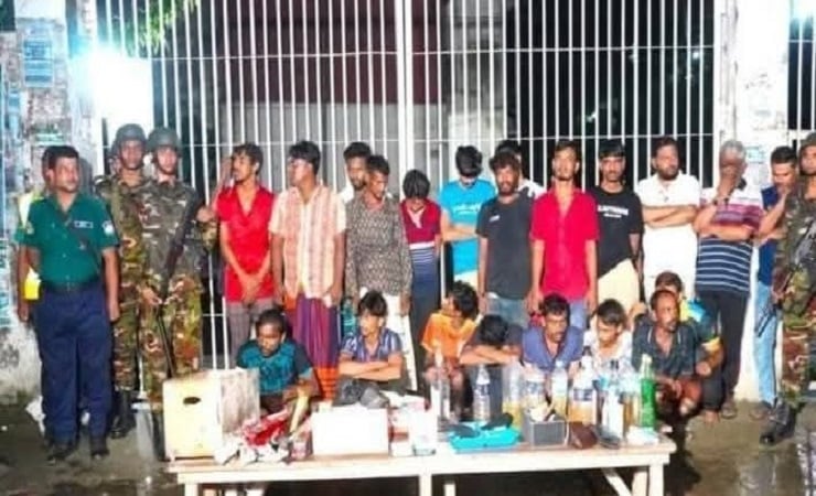 টঙ্গী মাজার বস্তিতে সেনাবাহিনীর অভিযান, আটক ২৫