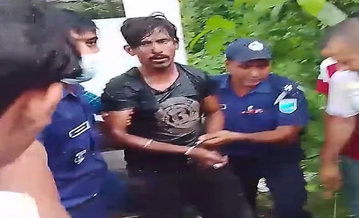 মুন্সীগঞ্জে এইচএসসি পরীক্ষাকেন্দ্রের সামনে গুলি, অস্ত্রসহ যুবক আটক