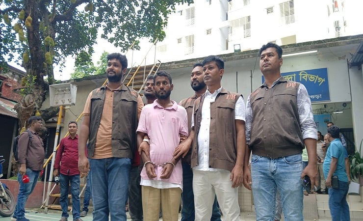 তারেক রহমানের চাচাতো ভাই পরিচয়ে প্রতারণা, যুবক গ্রেপ্তার