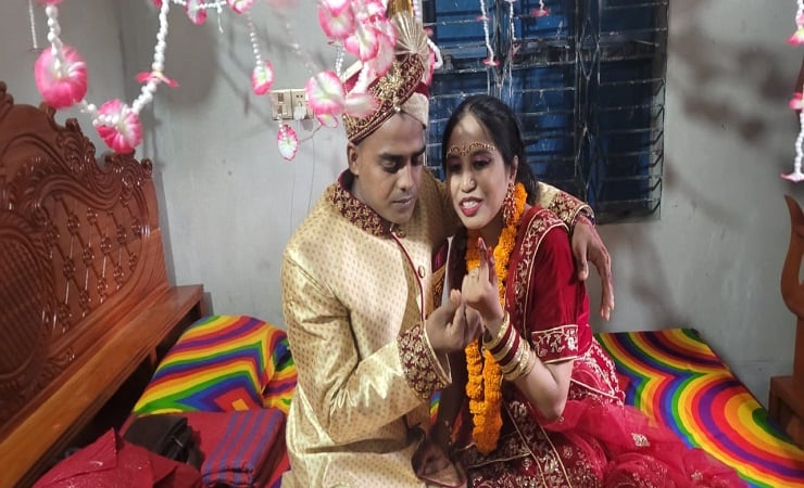প্রেমের টানে মালয়েশিয়ার তরুণী বদলগাছীতে, বসলেন বিয়ের পিঁড়িতে