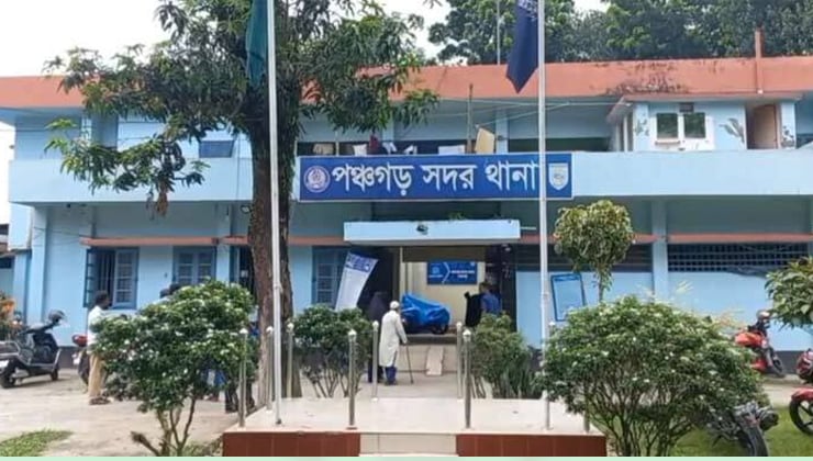 পঞ্চগড়ে দেড় বছর বয়সী সন্তানের গলায় ছুরি ধরে মাকে ‘দলবেঁধে ধর্ষণ’, গ্রেপ্তার ৪