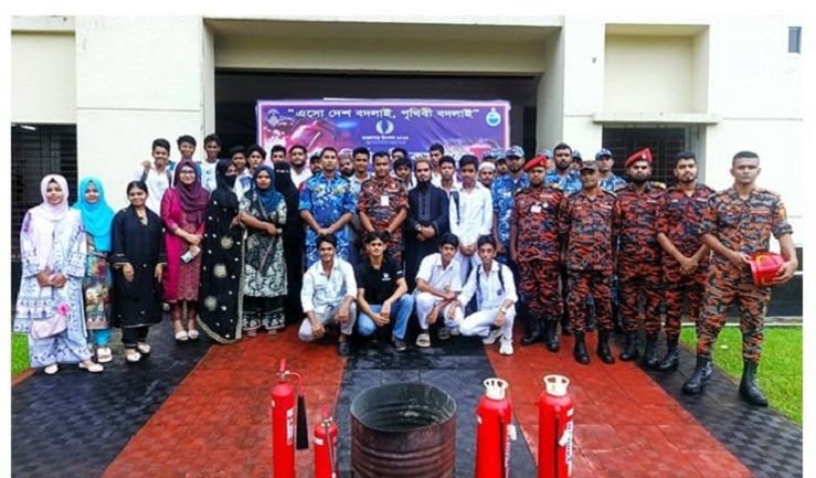 কোস্টগার্ডের অগ্নিনির্বাপণ প্রশিক্ষণ ও জনসচেতনতামূলক কর্মশালা অনুষ্ঠিত