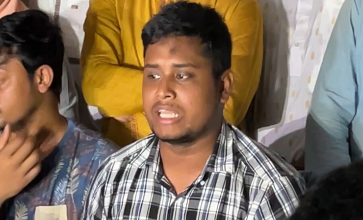 বিএনপির বিবেচনায় সব হতে দেওয়া যাবে না: হাসনাত 