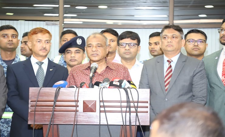 গোপালগঞ্জে সংঘর্ষে নিহতদের লাশ উত্তোলন করে ময়নাতদন্ত করা হবে: স্বরাষ্ট্র উপদেষ্টা