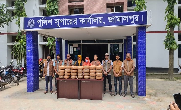 জামালপুরে গাঁজাসহ নারী কারবারি গ্রেপ্তার