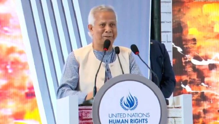 অন্ধকার সময়ে পাশে থাকার জন্য ধন্যবাদ: প্রধান উপদেষ্টা