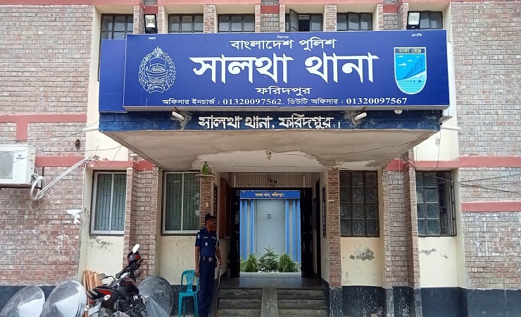 সালথায় আশ্রয়ণ প্রকল্পের ঘর থেকে গৃহবধূর লাশ উদ্ধার