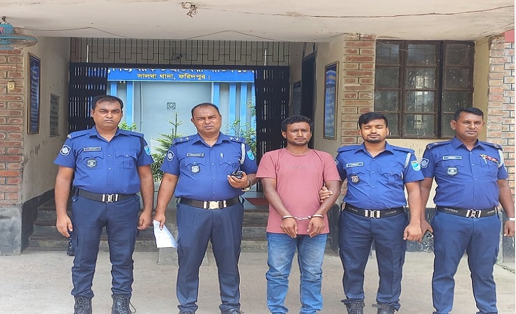 সালথায় নিষিদ্ধ ছাত্রলীগ নেতা শাহিন গ্রেপ্তার