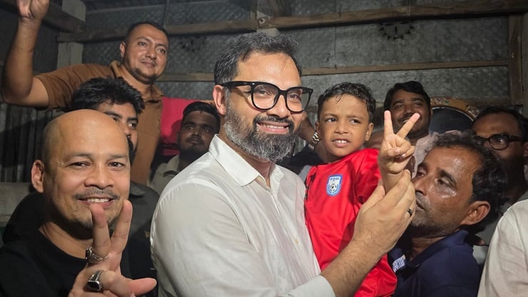 ফুটবলের বিস্ময়কর বালক সোহানের পরিবারের পাশে বিএনপি নেতা আমিনুল হক