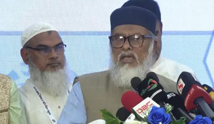 ‘৩ হাজার বিড়ি নিয়ে সৌদিতে হজ এজেন্সির মালিক, ফেরার পথে আড়াই কেজি সোনাসহ ধরা’