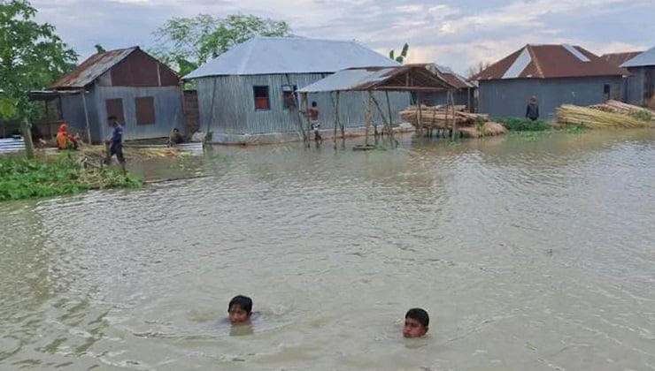 দৌলতপুরে বন্যা পরিস্থিতির আরো অবনতি