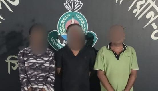 আইনশৃঙ্খলা বাহিনীর ওপর গুলি করে পালানো সন্ত্রাসী আল-আমিন দুই সহযোগীসহ গ্রেপ্তার