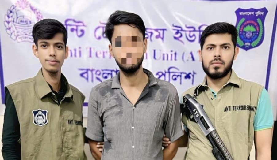 মোবাইল ব্যাংকিং একাউন্ট হ্যাক করে অর্থ আত্মসাৎ, চক্রের মূলহোতা গ্রেপ্তার