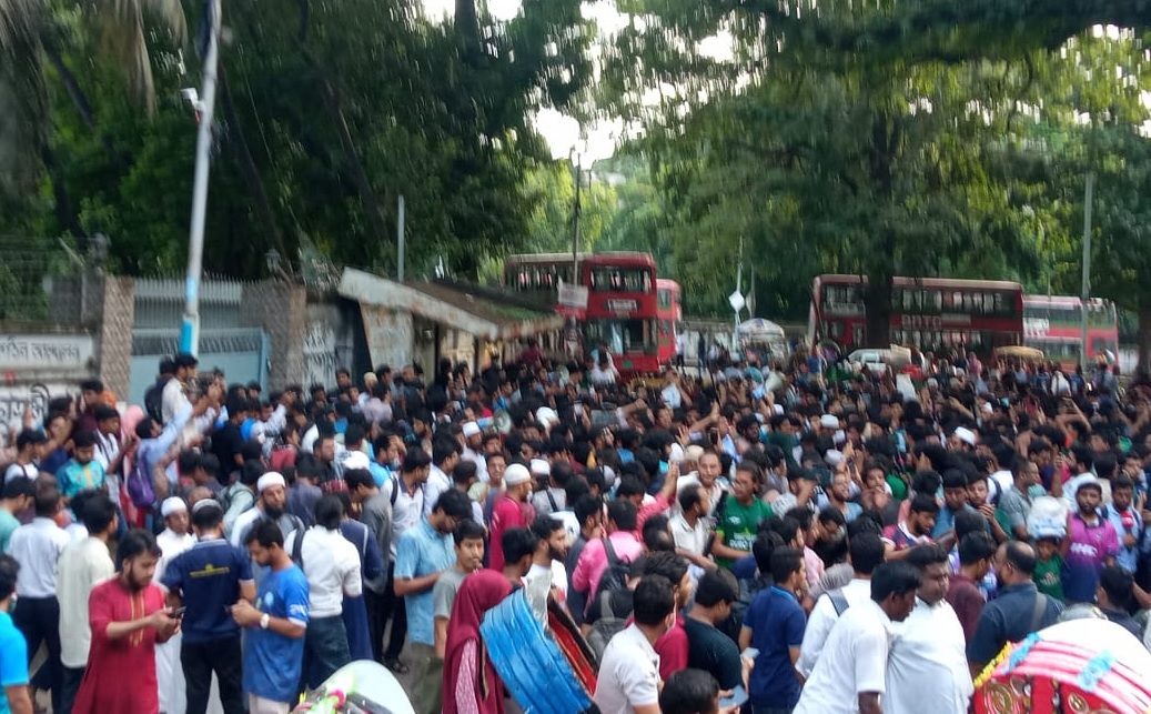 ডাকসু নির্বাচন স্থগিত, প্রতিবাদে উত্তাল ঢাবি