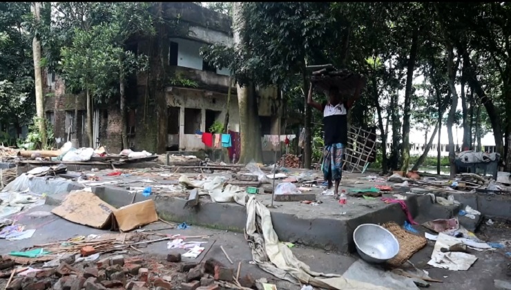 বেদখলে থাকা চার একর জমি ফিরে পেল কোটালীপাড়া থানা