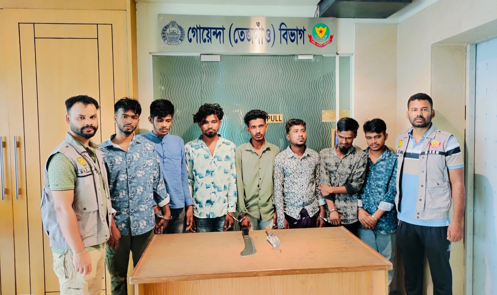 মোহাম্মদপুরে ডাকাতির প্রস্তুতিকালে দেশীয় অস্ত্রসহ সাতজন গ্রেপ্তার